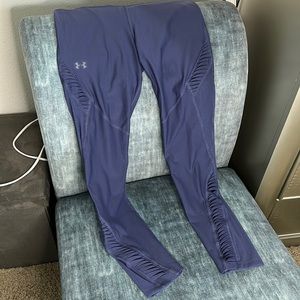 NWT UnderArmor M workout leggings Fun, sexy pleat see through mesh on the side.